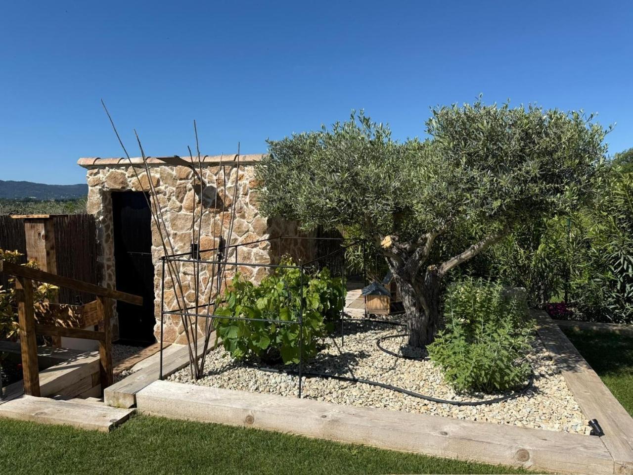 Une Nuit En Luberon Puyvert Ngoại thất bức ảnh